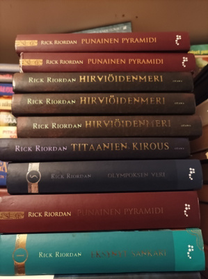 Rick Riordan kirjoja