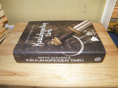 Seppo Saraspää Kaulahopeiden taru (sidottu)