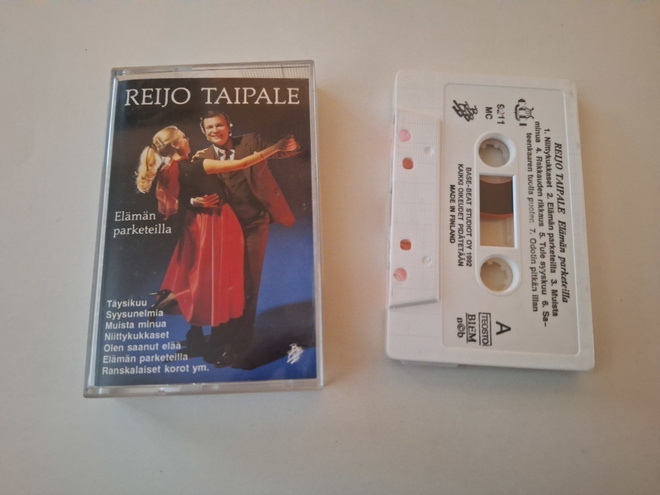 REIJO TAIPALE - ELÄMÄN PARKETEILLA c-kasetti