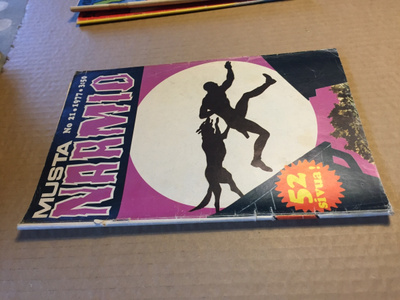 MUSTANAAMIO 21/1977