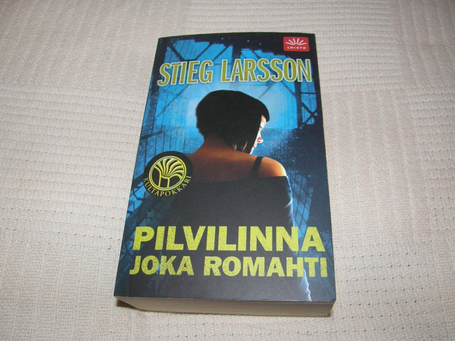 Stieg Larsson Pilvilinna joka romahti  -pok