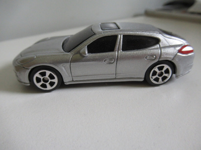 Porsche Panamera Turbo Maisto pienoismalli