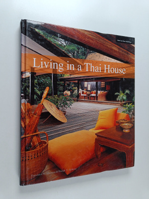 Joseph Sciacca : Living in a Thai House