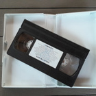 VHS: Kurkunleikkaajien Saari (Geena Davis 1995) - pikkukuva 5