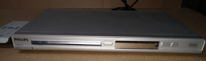 PHILIPS DVD SOITIN DVP3040 / 12  + KAUKOSÄÄDIN.