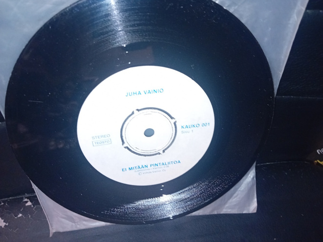 7" single Juha Vainio : Ei mitään pintaliitoa ( SIS POSTIKUL