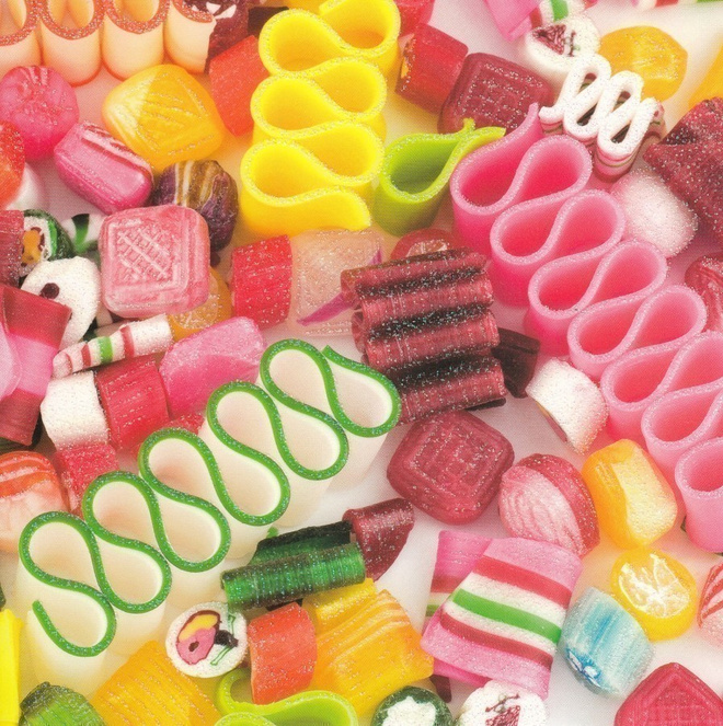 Värikkäät makeiset (neliökortti)