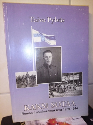 Pylväs : Kaksi sotaa ( SIS POSTIKULU) SIGNED