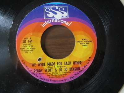 Peggy Scott & Jo Jo Benson: Soulshake vinyylisingle