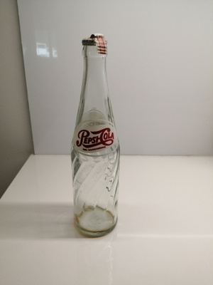 Vanha Pepsi Cola lasipullo