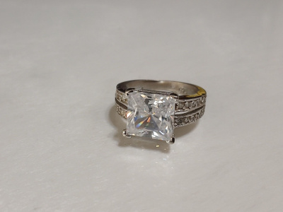 Design Hopea, Princess Cut kristalli sormus