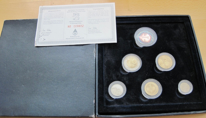 VANHA Proof Setti 2001 Hopealla Jetonilla