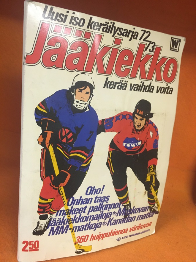Jääkiekko 72-73 keräilysarja -kansio