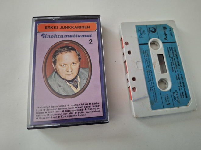 ERKKI JUNKKARINEN - UNOHTUMATTOMAT 2 c-kasetti