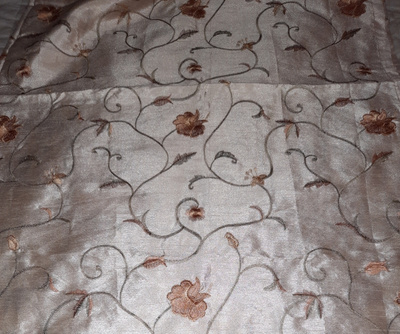 Brodeerattu kukkaköynnös verhot 230x140cm (4 verhoa)