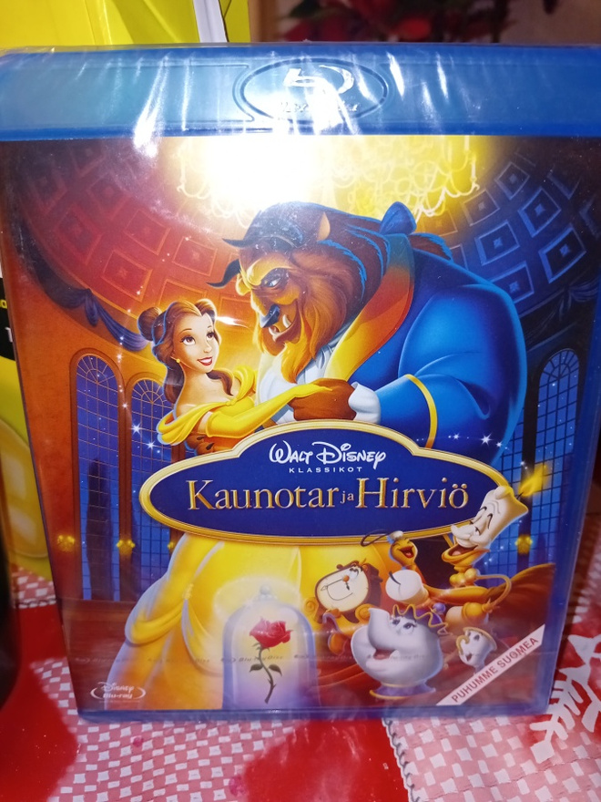 Blu-ray Kaunotar ja hirviö ( UUSI  ) SIS POSTIKULU