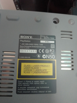 PlayStation 1 konsoleita 2kpl+ohjaimet 2kpl + johdot