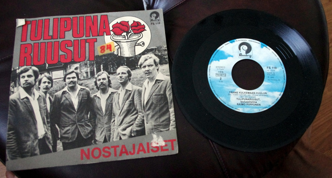 Tulipunaruusut – Nostajaiset / Tänne Kulkemaan Kuulun