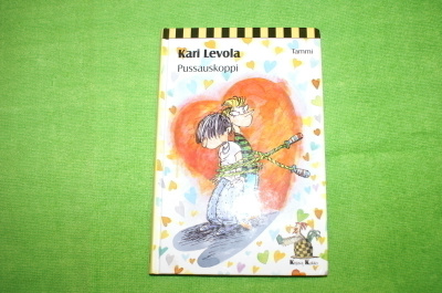 Kirja Pussauskoppi Kari Levola (kovakantinen)
