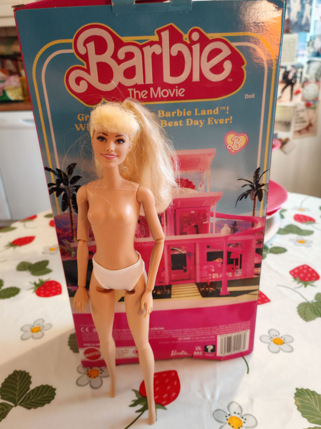 Barbie the Movie Margot Robbie nukke