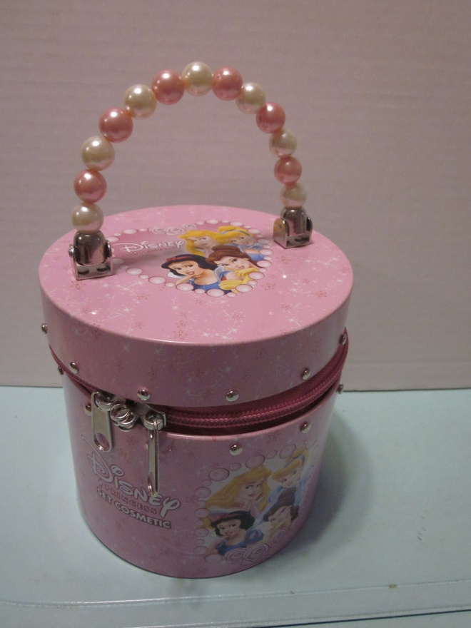 Disney prinsessat pyöreä peltilaukku