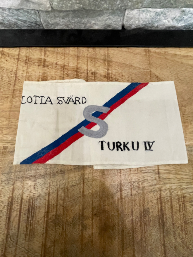 Lotta Svärd hihanauha TURKU IV