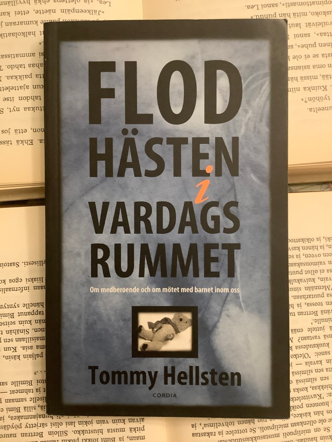 Tommy Hellsten - Flodhästen i vardagsrummet (pocket)
