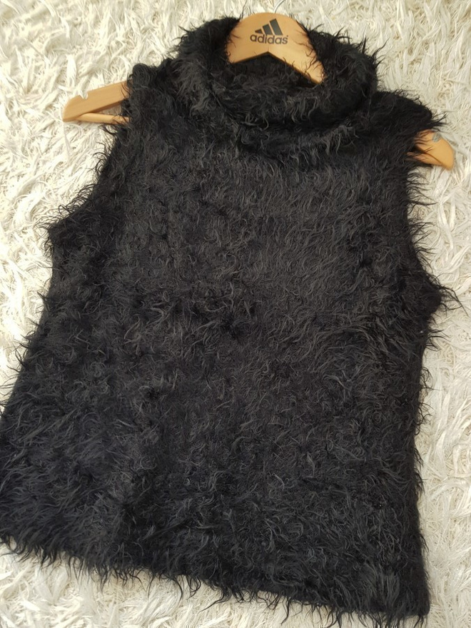 Musta pörrö Neule / Neulepusero / Poolo - koko S