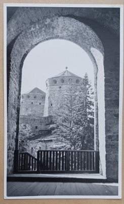 Savonlinna, Olavinlinna, tornit ikkunasta, vkpk, ei p.