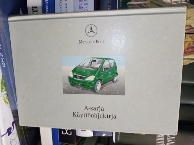 Mercedes-Benz A-sarja käyttöohjekirja