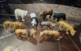 SCHLEICH KERÄILY ELÄINFIGUURIT , HIENOT !