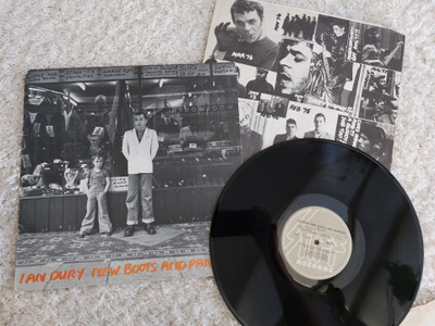 Ian Dury – New Boots And Panties!!