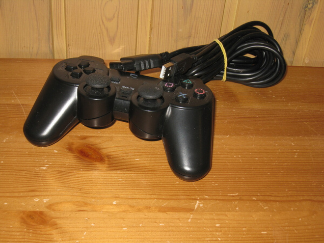 Piranha tarvikeohjain Ps2 (Ps3,PC)