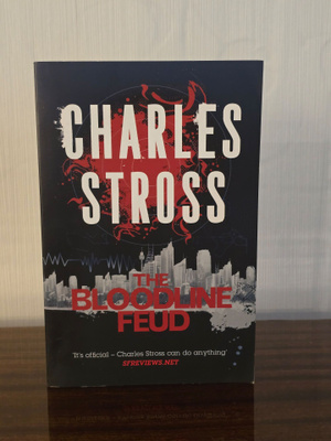 The Bloodline Feud (Charles Stross, pehmeäkantinen)