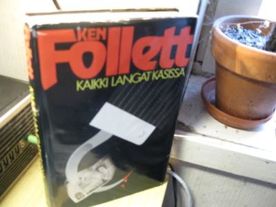 Ken Follett: Kaikki langat käsissä