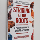 Mark Hawthorne : Striking at the roots : a practical guid... - pikkukuva 1