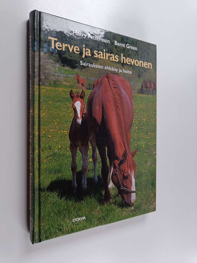 Harry Pettersson ym. : Terve ja sairas hevonen : sairauks...