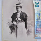 VANHA Kabinetti Valokuva Tyttö UPEA Asu Hattu Helsinki 1900- - pikkukuva 1