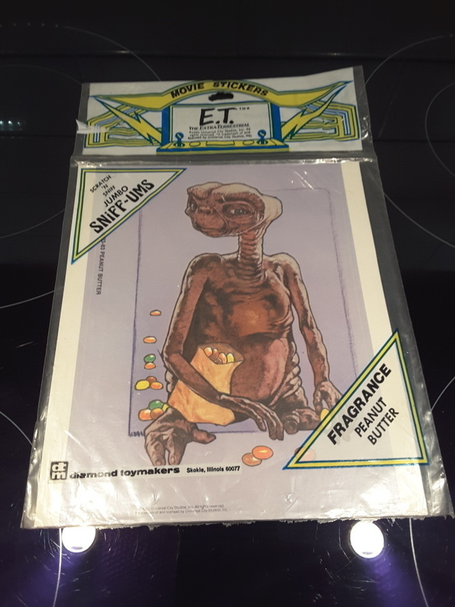 E.T. The extra terrestrial tarra