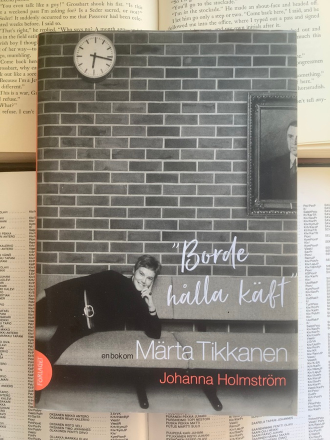 Johanna Holmström - "Borde hålla käft". En bok om Märta...