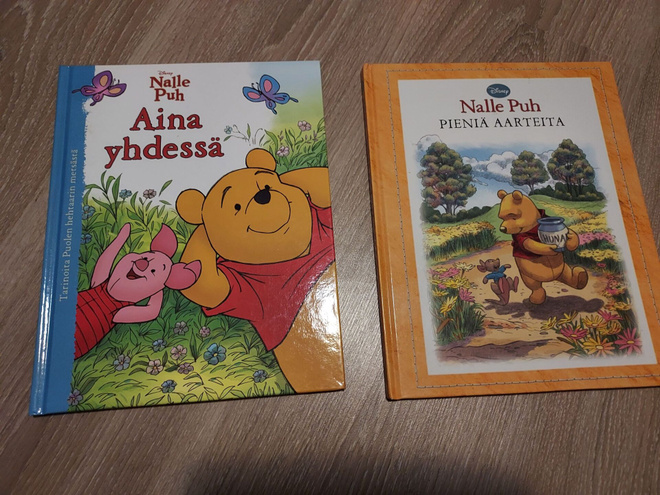 Nalle Puh kirjoja 2 kpl