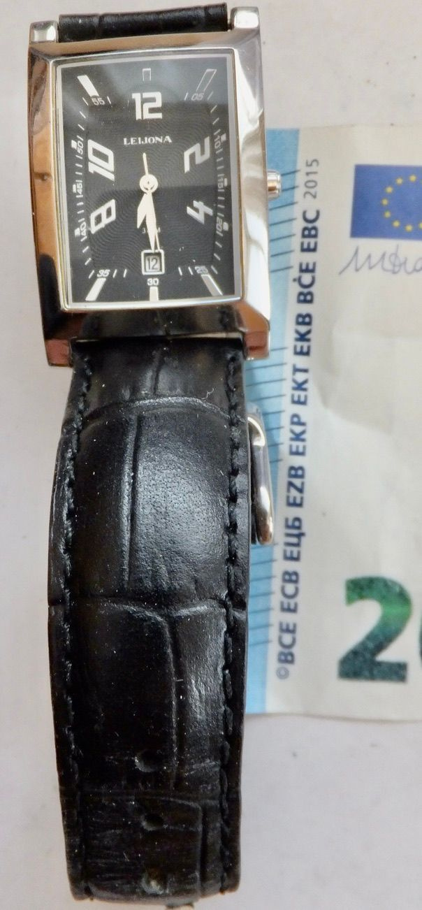 VANHA Kello Leijona Water Resistant 3 atm Tyylikäs