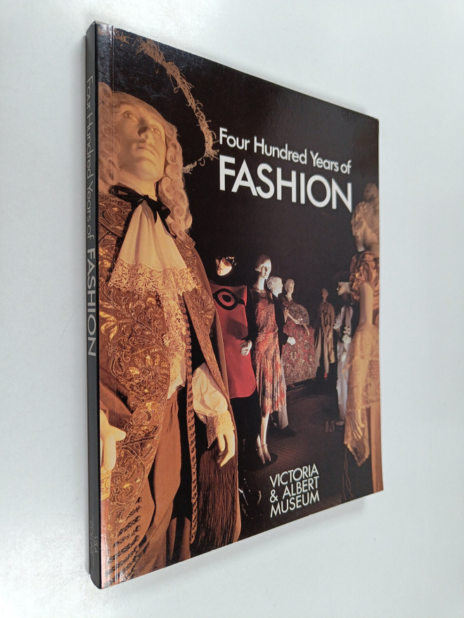 Avril Hart : Four hundred years of fashion