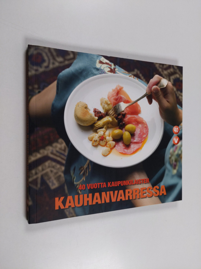 Midi Vuorela : 40 vuotta kaupunkilaisten kauhanvarressa