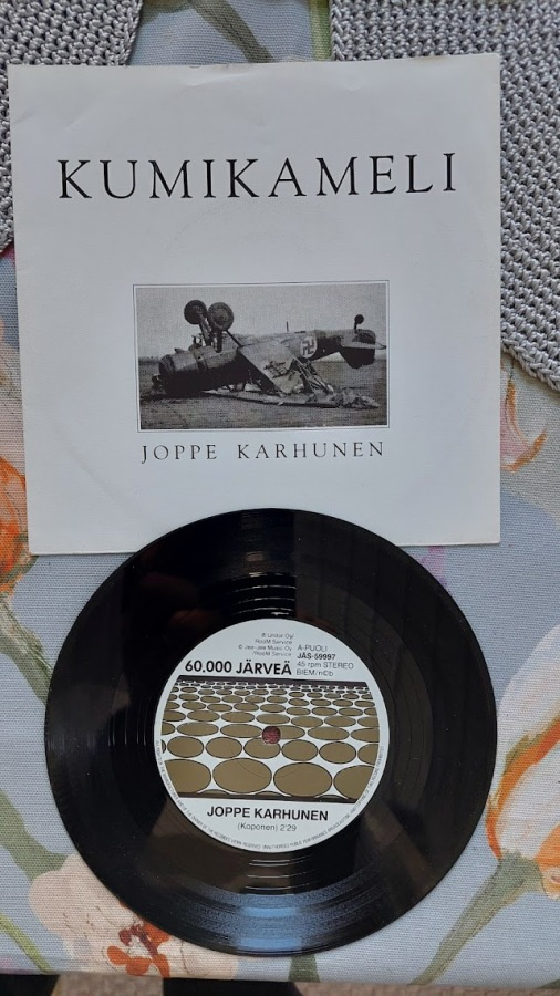 7" Kumikameli: Joppe Karhunen / Särkyvää