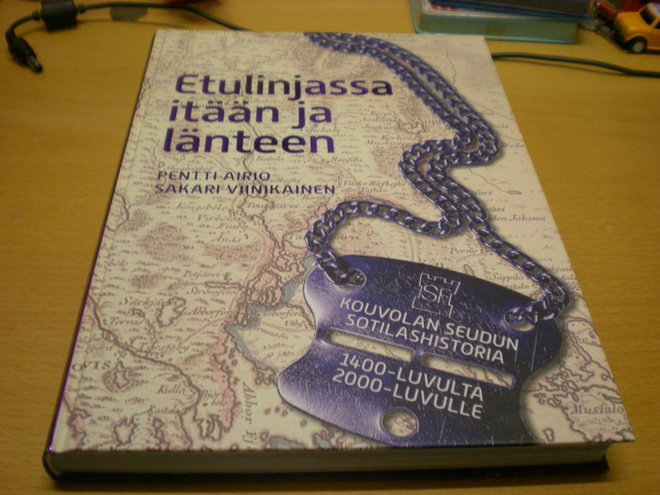 Pentti Aarnio - Sakari Viinakainen: Etulinjassa itään ja län