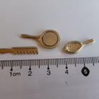 Nukkekoti peili, harja ja kampa metallia - pikkukuva 1