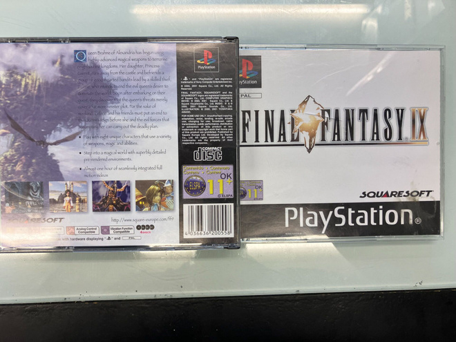 Final Fantasy IX (PS1, 1 CD puuttuu!)