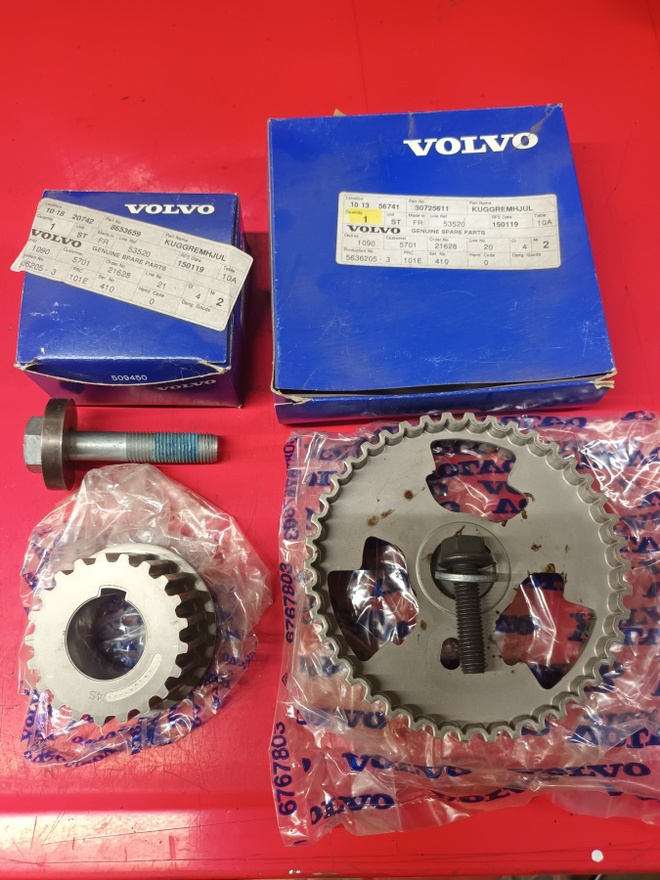 Volvo nokka-aks. 30725611 ja kampiaks. 8653659 käyttöpyörä