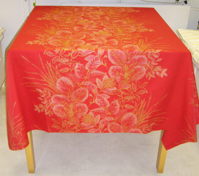 Kristina Isola Marimekko "Skimmia" pöytäliina